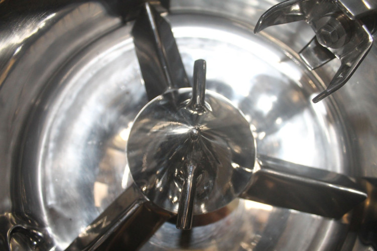 Rapid mixer granulator